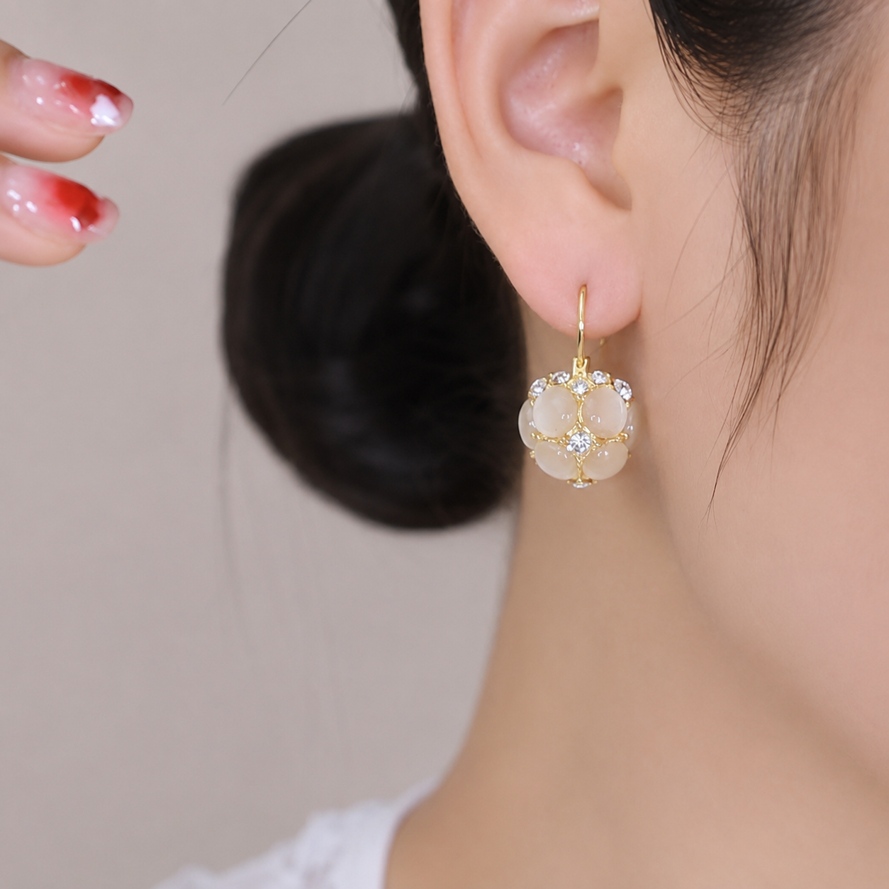 LunaPearl™ Vintage Earrings (1 Pair)