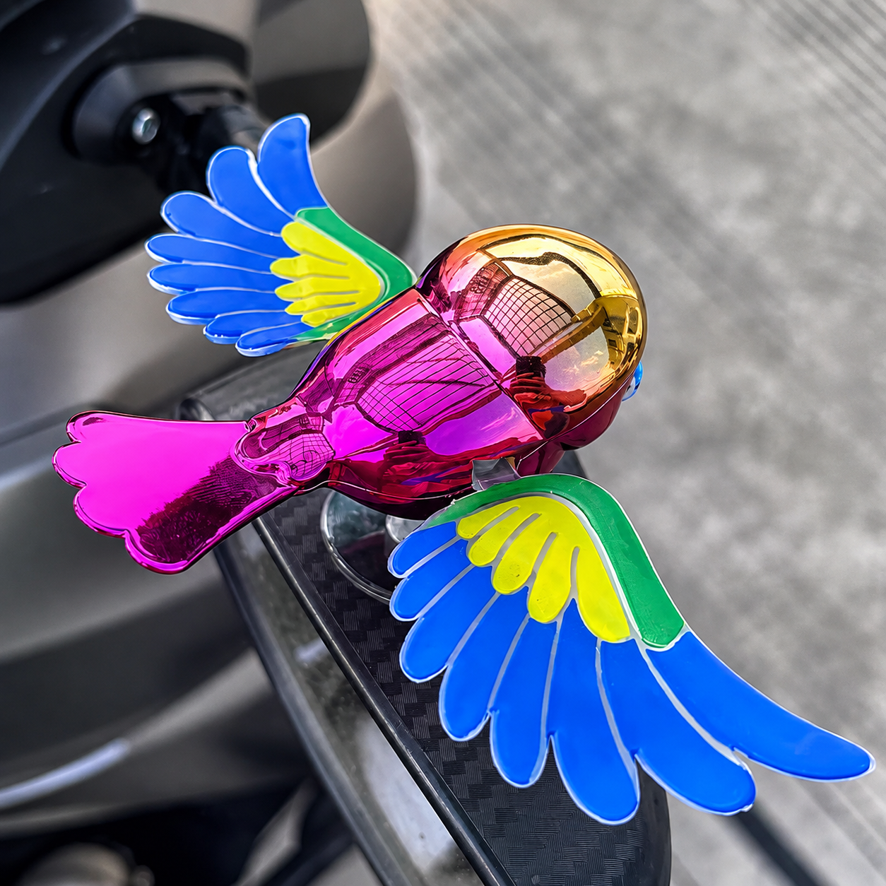 AeroBird™ Motion Car Ornament